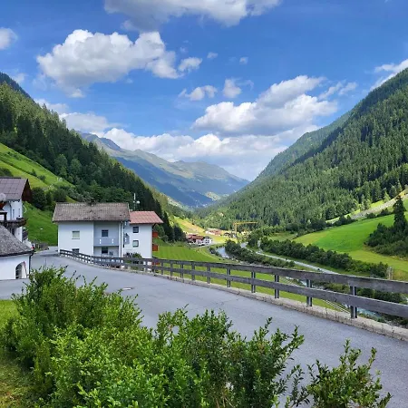 Christians Hamat By Interhome Daire